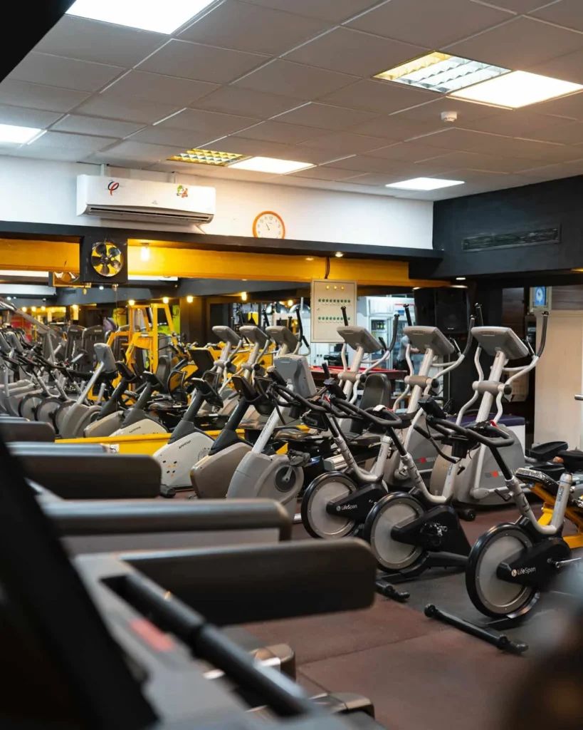 بهترین باشگاه های ورزشی و بدنسازی در اصفهان 3 باشگاه بدنسازی جهان نما اصفهان